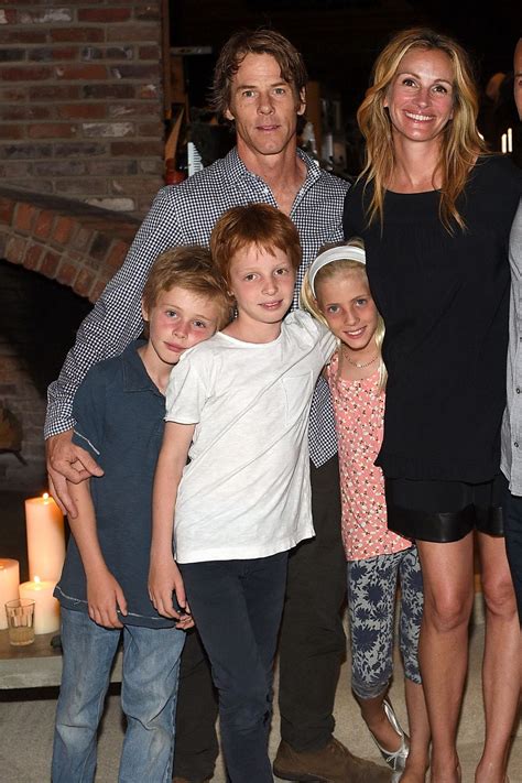 julia roberts givenchy|julia roberts familie.